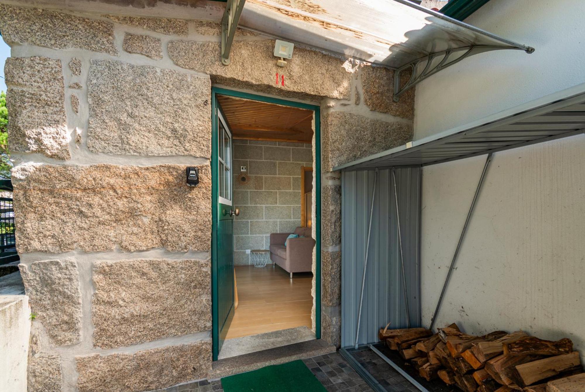 Casa Rustica T2 Com Salamandra E Cozinha - Seia - Serra Da Estrela - Casa Do Loureiro II Buitenkant foto